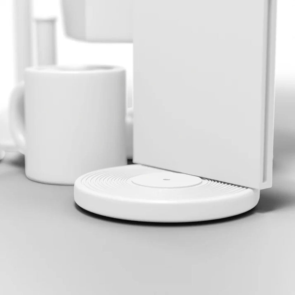 Close-up, cropped image of the blank white Milo from DESCENDENTS 7-inch vinyl figure accessories